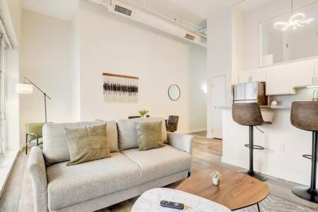 Cozysuites - 1Br With Direct Skybridge Access #1 Indianapolis Exterior photo
